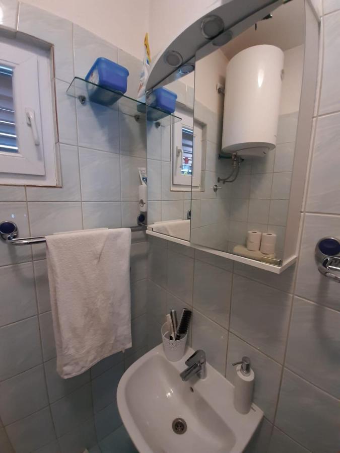 Kuca Za Odmor Coccoli Apartment Karlobag Exterior photo